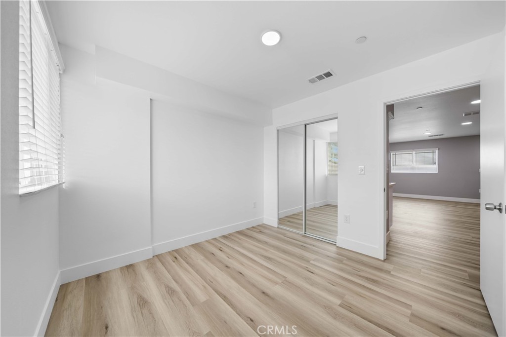 MLS #OC25085609 image #8