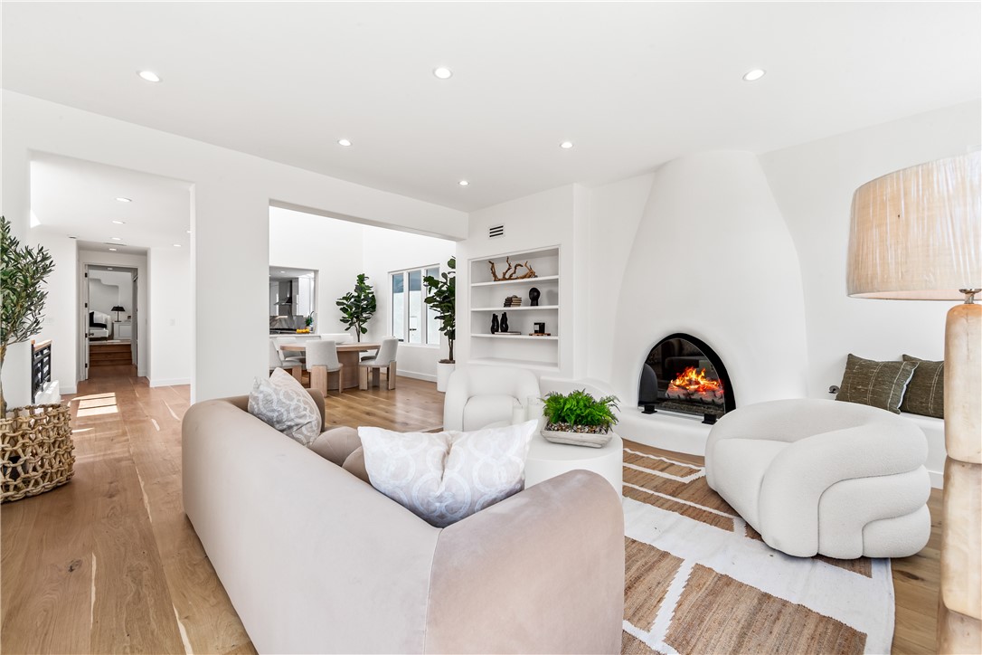 MLS #OC25085644 image #23