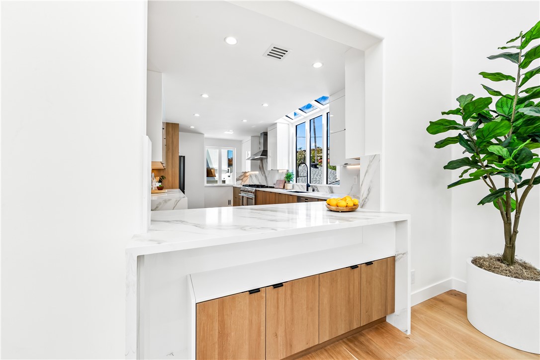 MLS #OC25085644 image #28