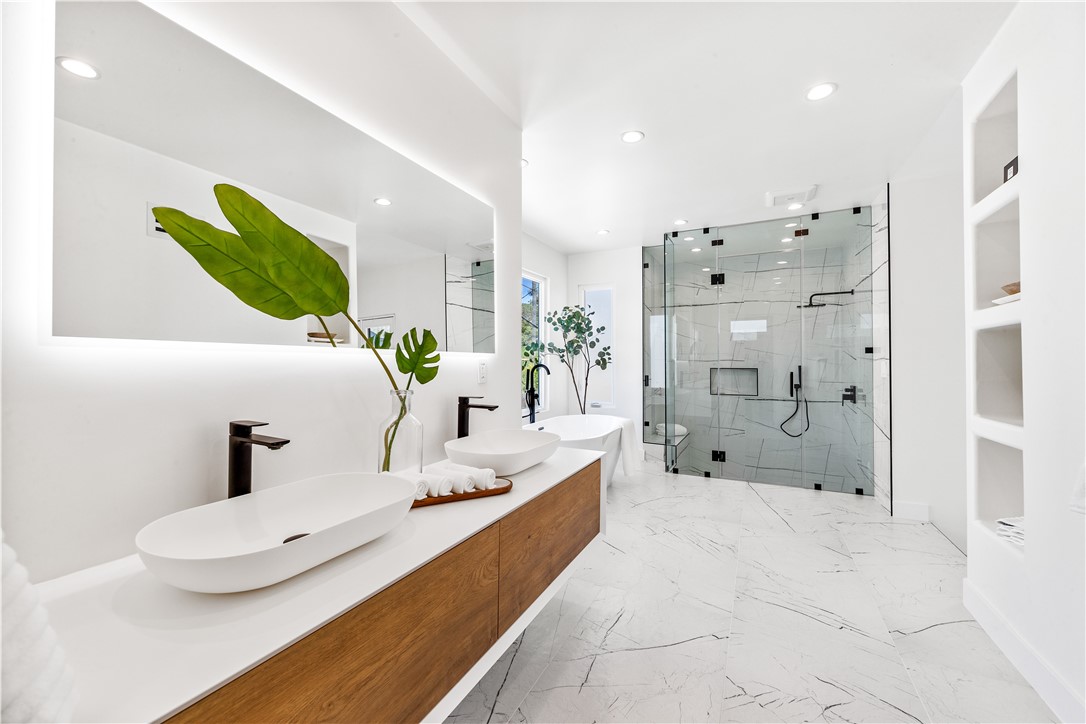 MLS #OC25085644 image #45