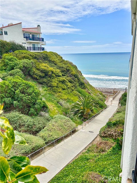 MLS #OC25085759 image #24