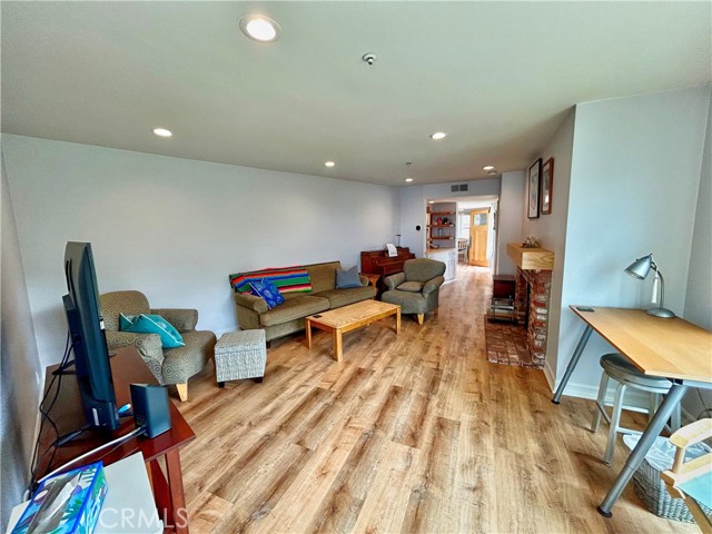 MLS #OC25085759 image #3