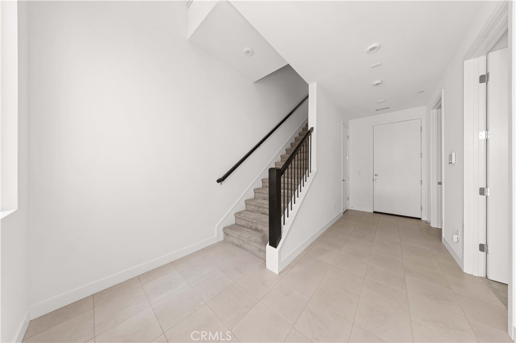 MLS #OC25086231 image #16