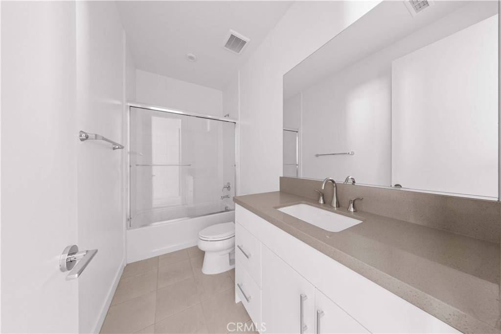 MLS #OC25086231 image #24