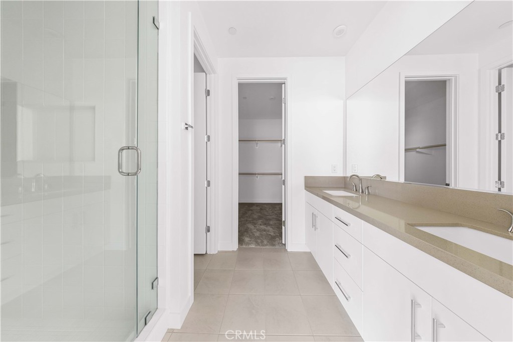 MLS #OC25086231 image #29