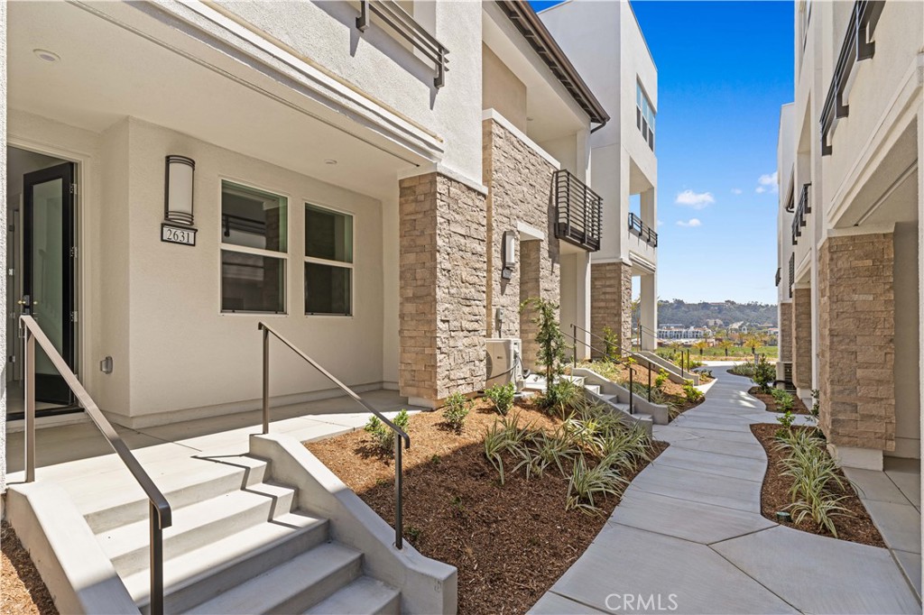MLS #OC25086231 image #32
