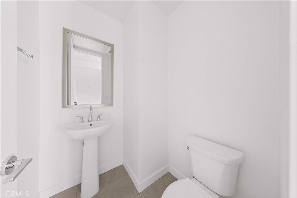 MLS #OC25086231 image #4