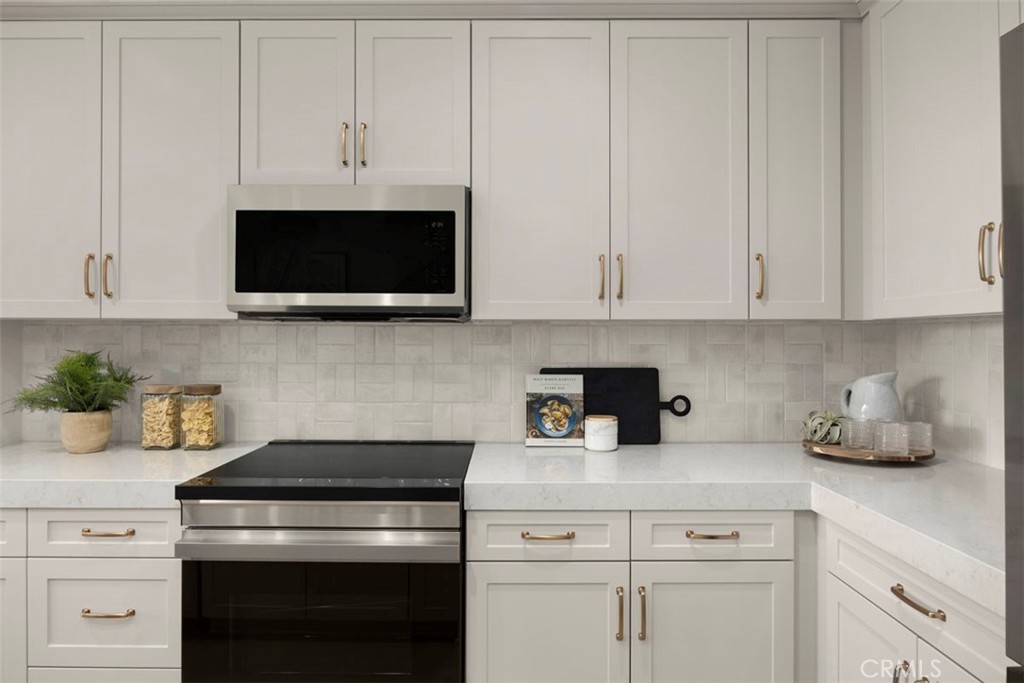 MLS #OC25086316 image #2