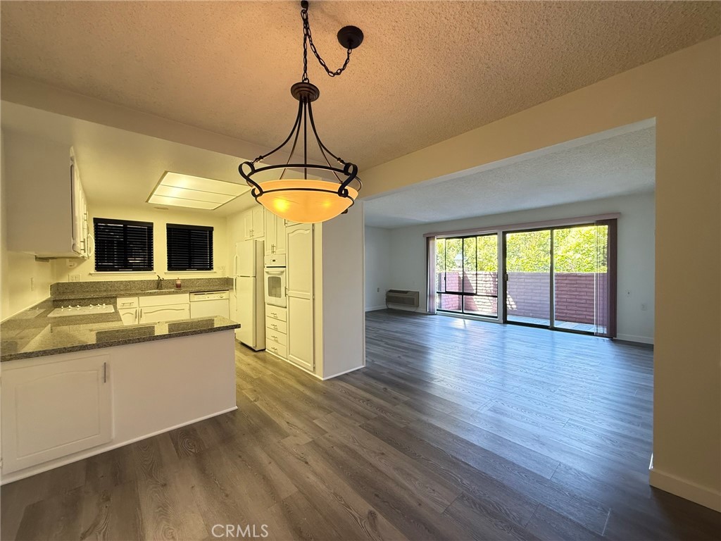 MLS #OC25086396 image #4