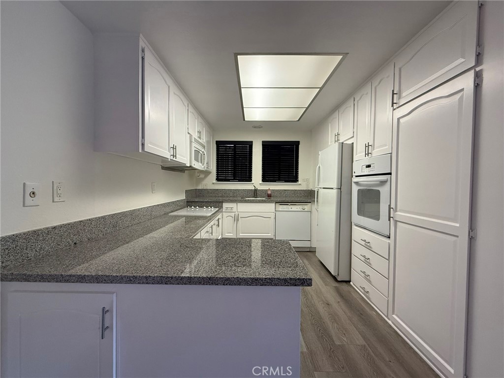 MLS #OC25086396 image #8