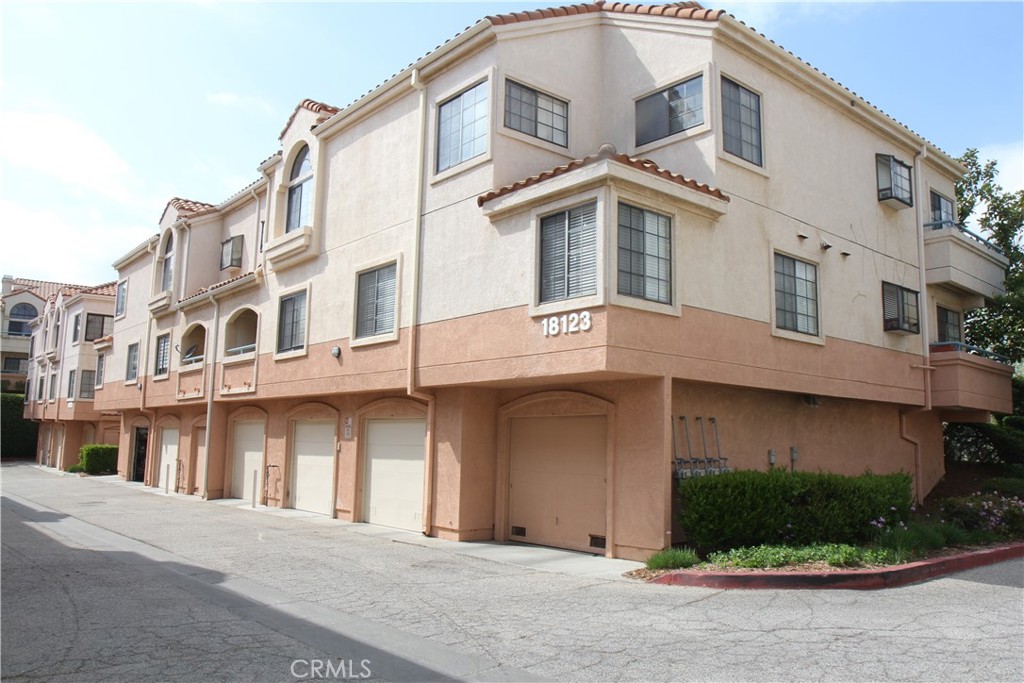 MLS #OC25087120 image #1