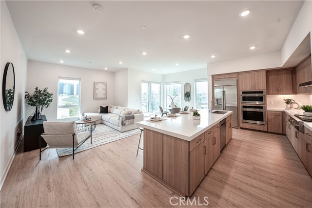 MLS #OC25088339 image #1