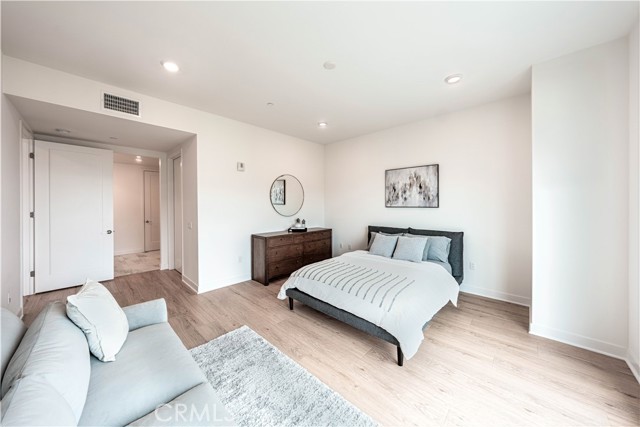 MLS #OC25088339 image #17