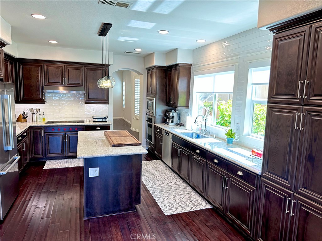 MLS #OC25088742 image #15