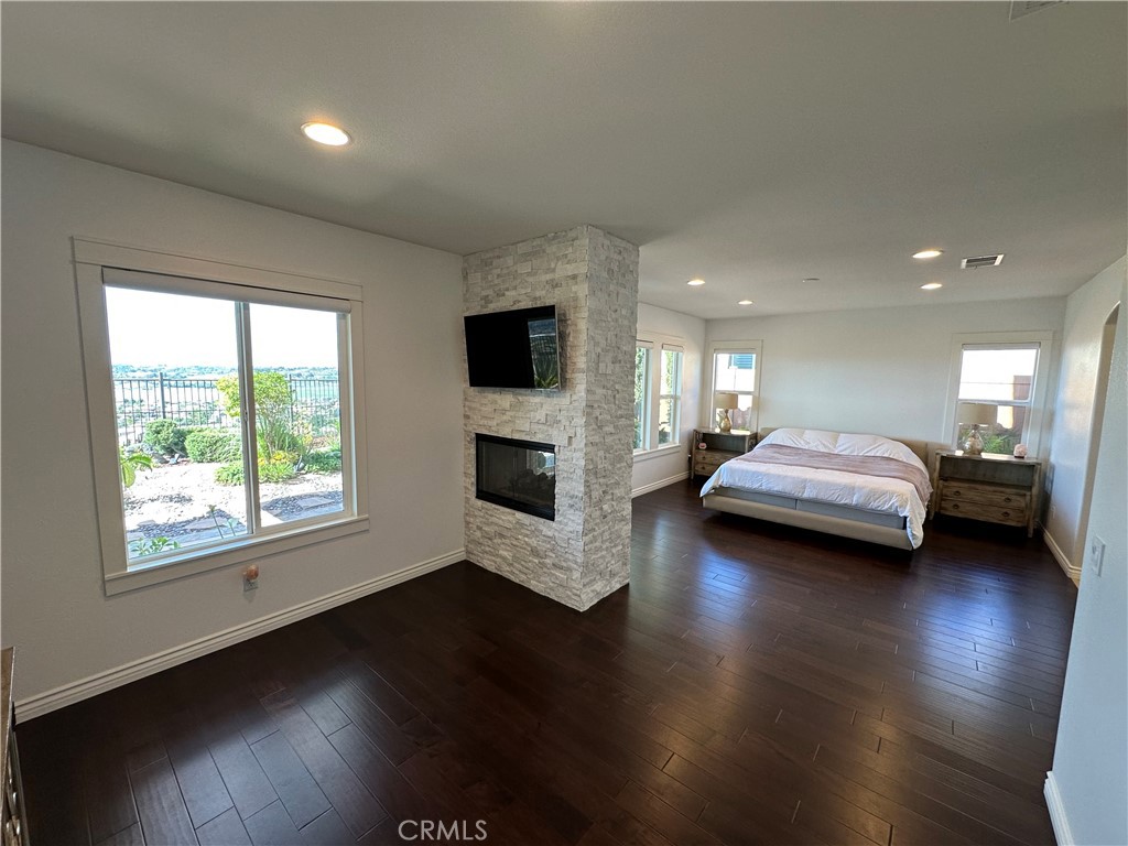 MLS #OC25088742 image #23