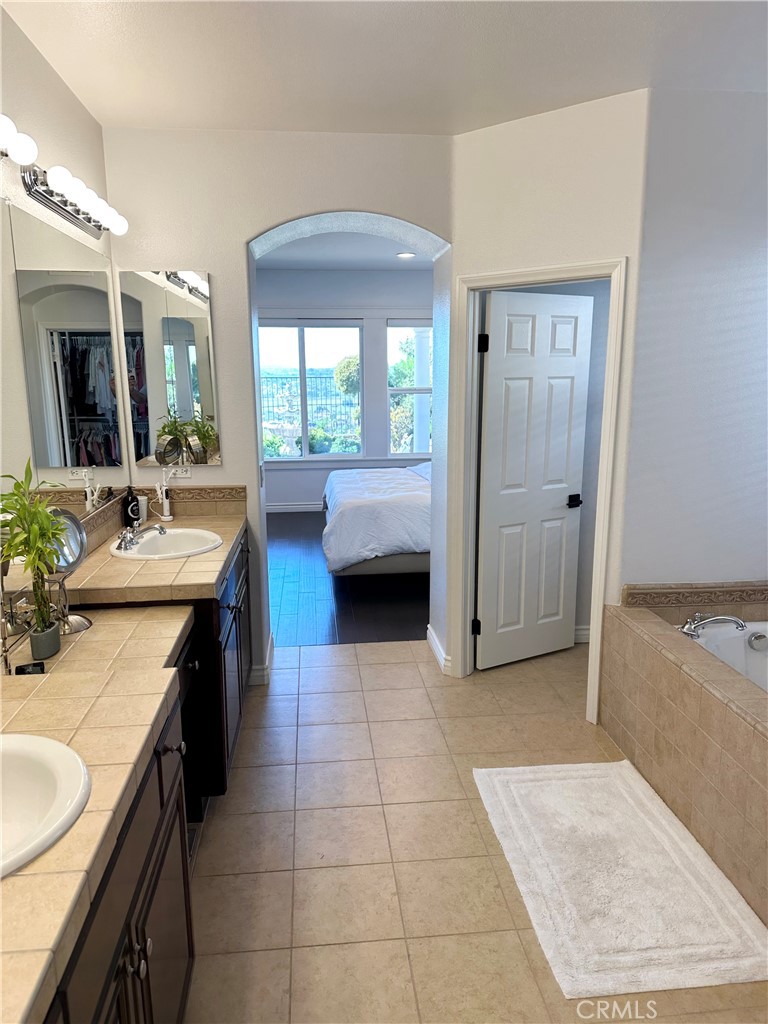 MLS #OC25088742 image #25