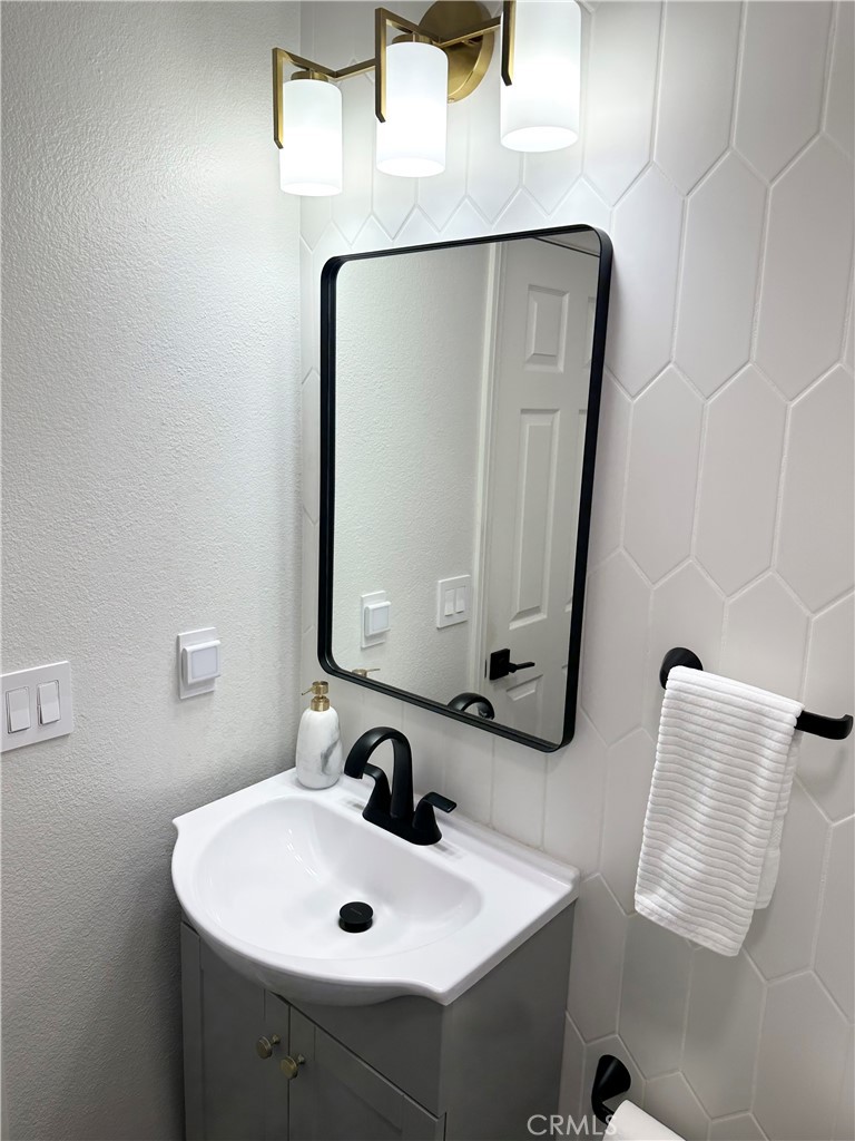 MLS #OC25088742 image #31