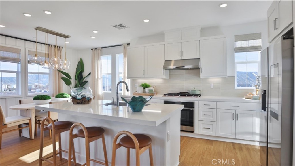 MLS #OC25089519 image #0