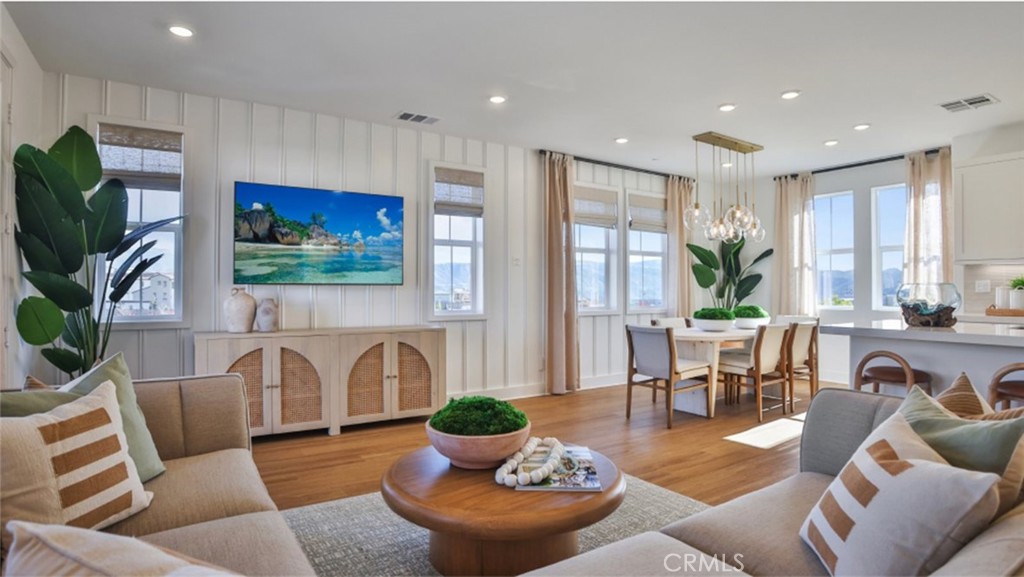 MLS #OC25089519 image #4