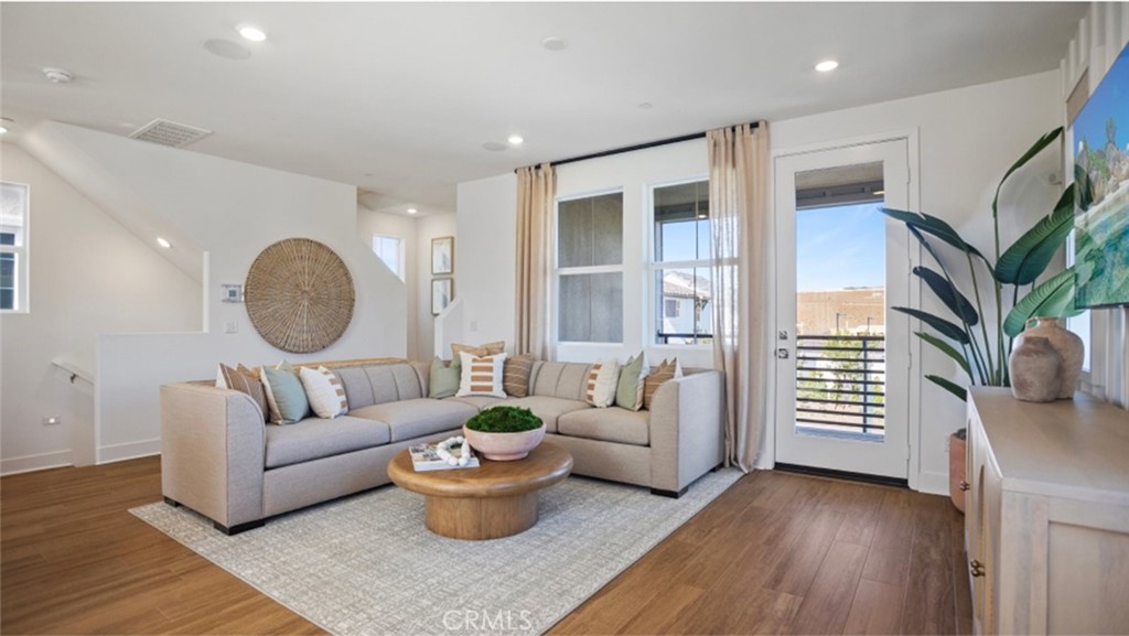 MLS #OC25089519 image #5