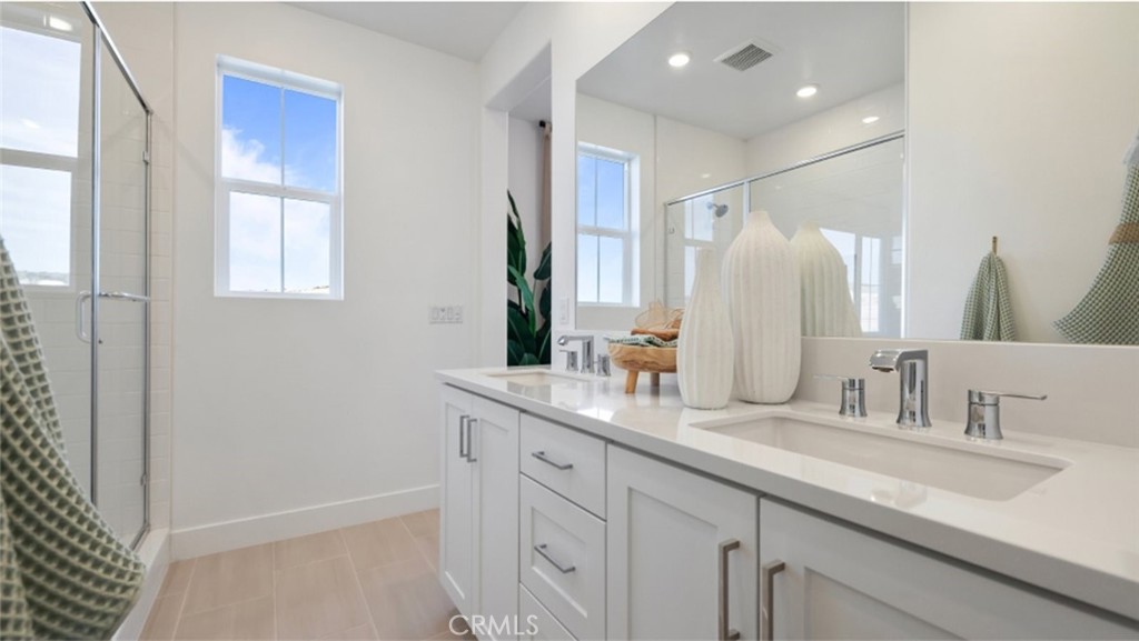 MLS #OC25089519 image #9