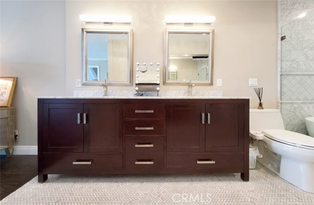 MLS #OC25089588 image #43