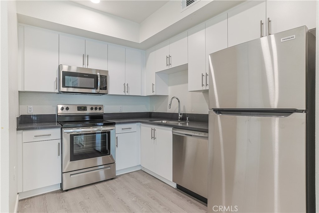 MLS #OC25089851 image #21