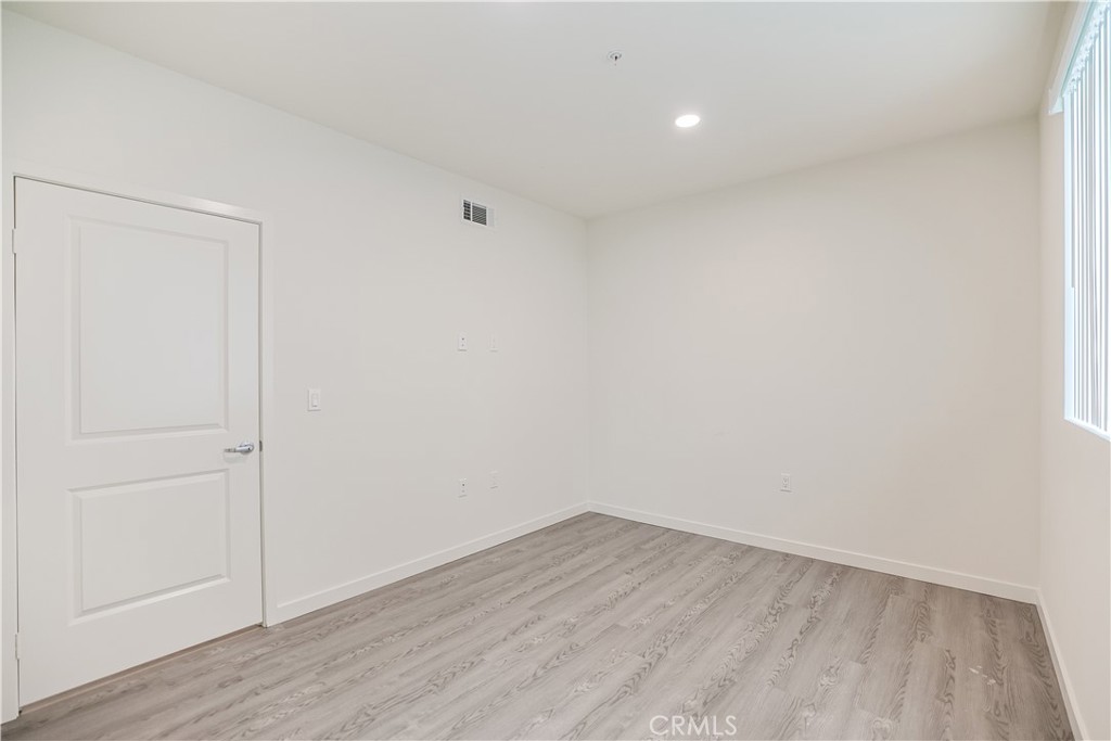 MLS #OC25089851 image #36