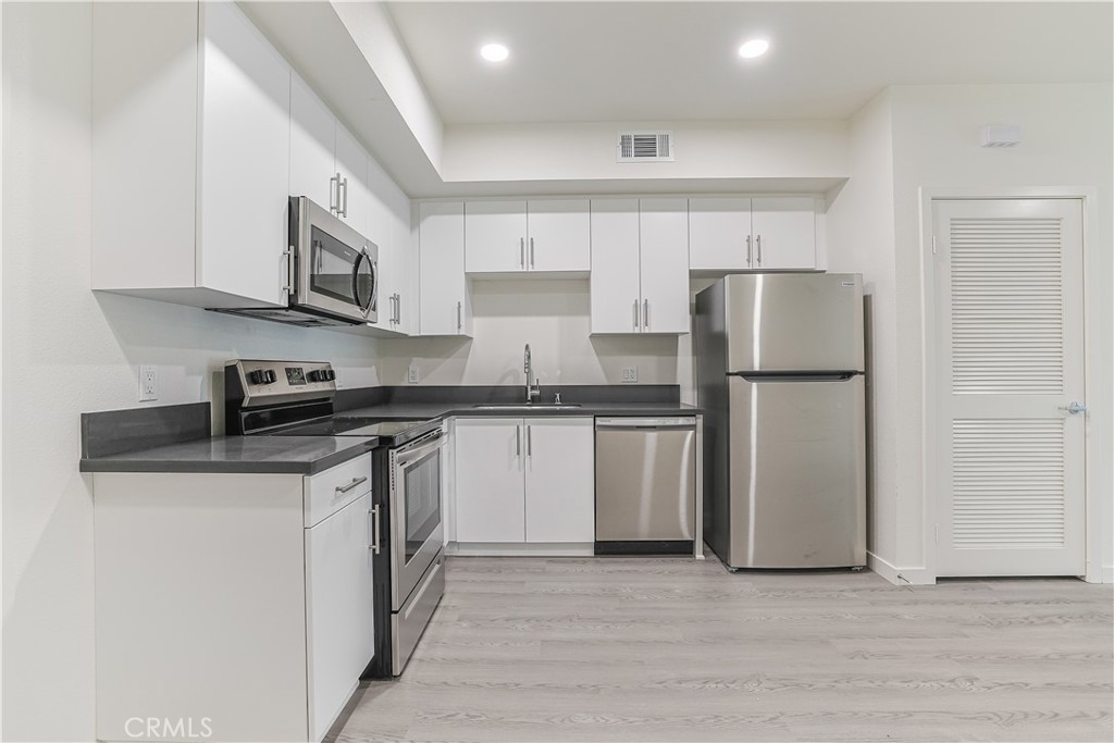 MLS #OC25089851 image #39