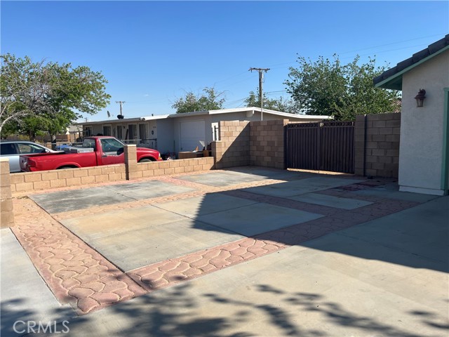 MLS #OC25090030 image #1