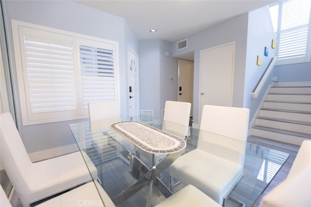 MLS #OC25090106 image #20