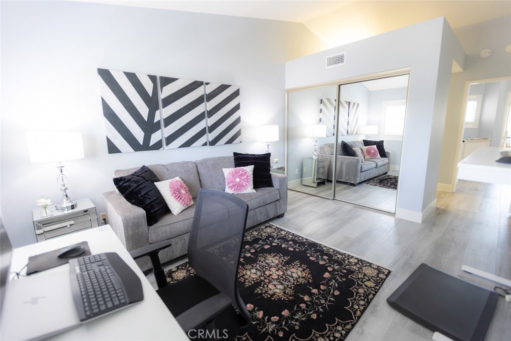 MLS #OC25090106 image #26