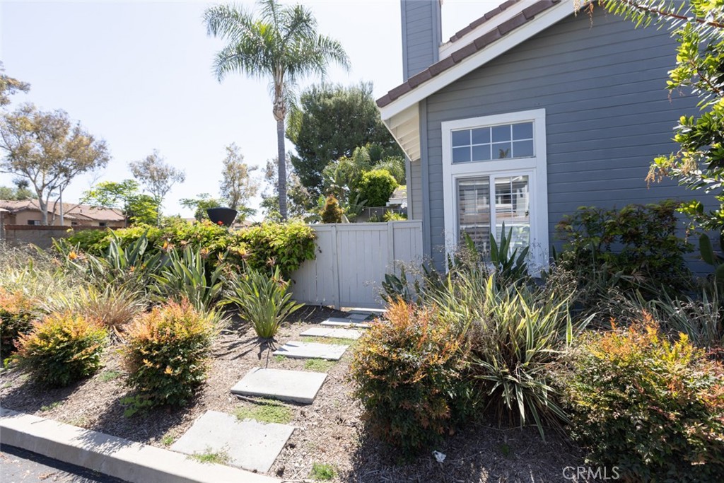 MLS #OC25090106 image #31