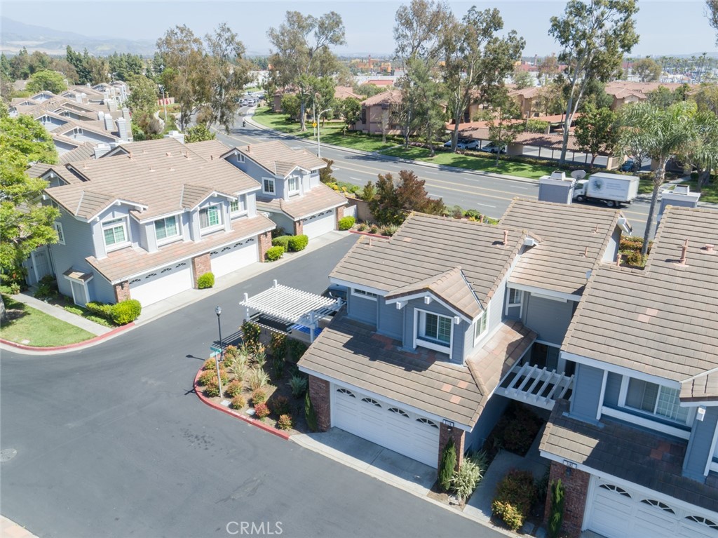 MLS #OC25090106 image #32