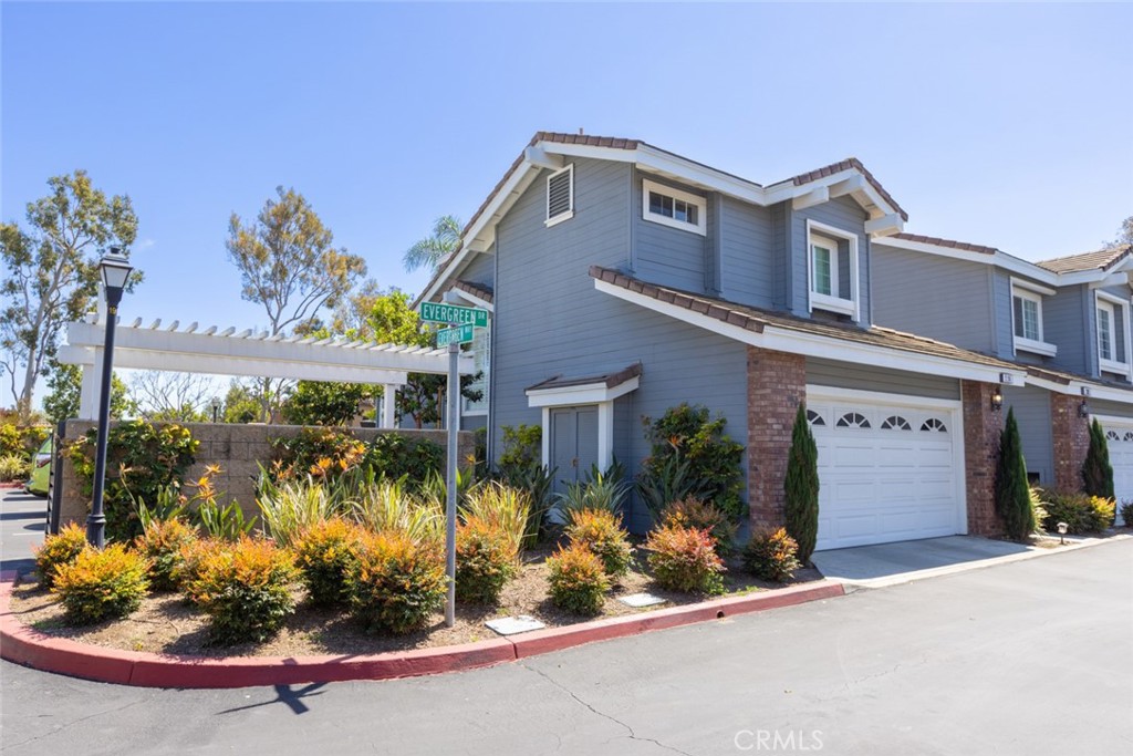 MLS #OC25090106 image #34