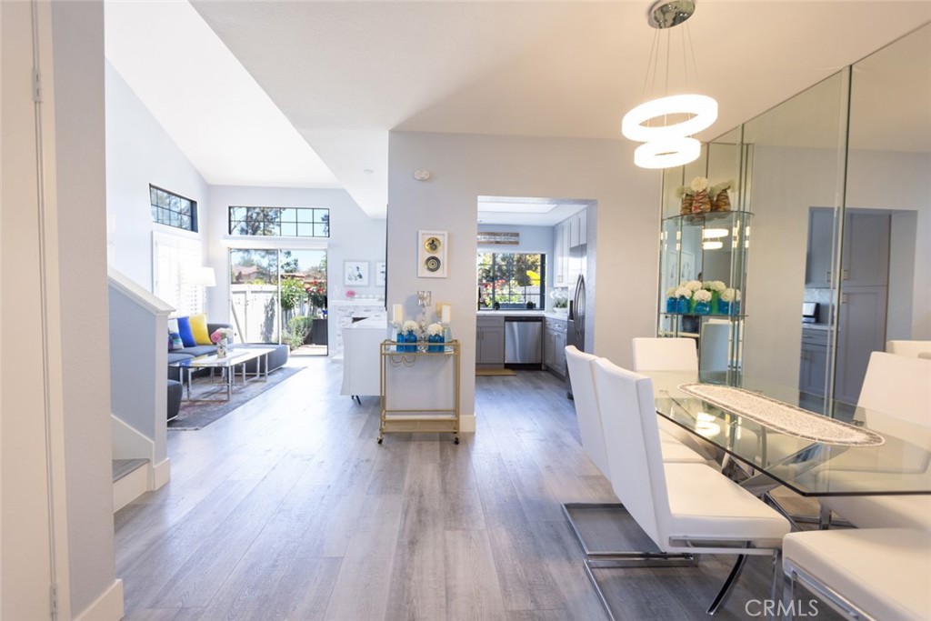 MLS #OC25090106 image #5