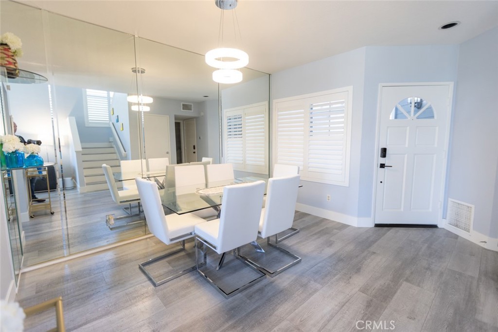 MLS #OC25090106 image #9