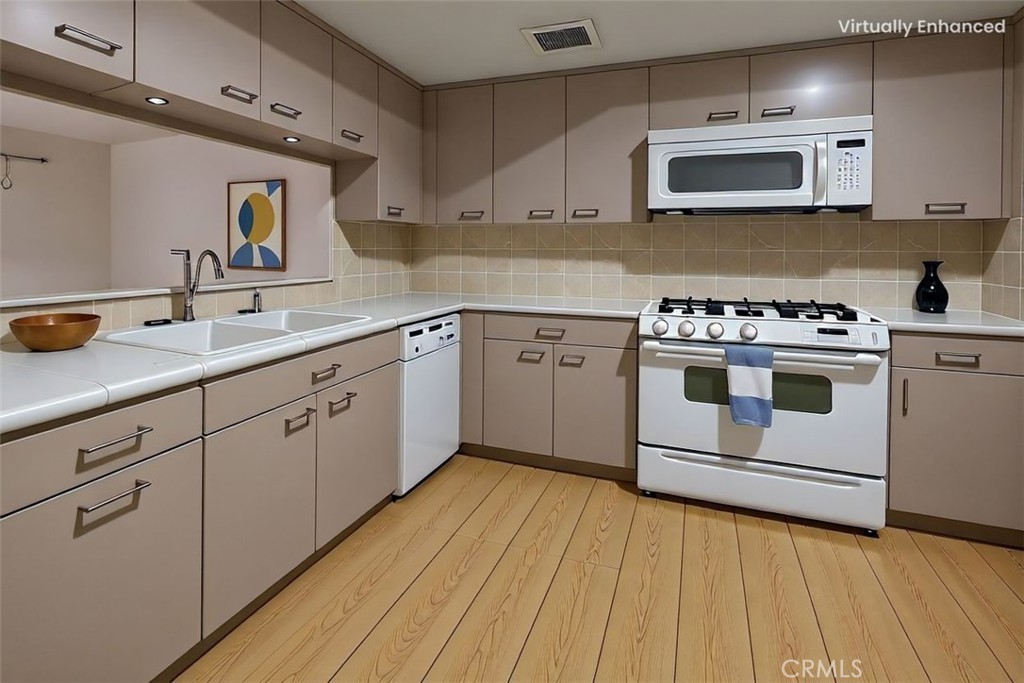 MLS #OC25090160 image #10