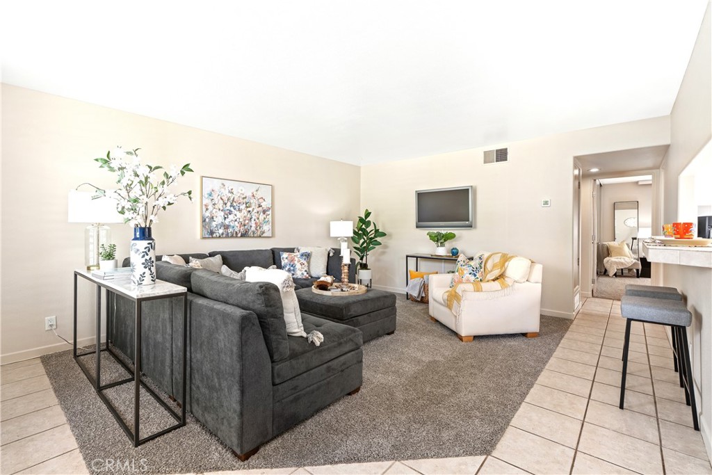 MLS #OC25090160 image #8