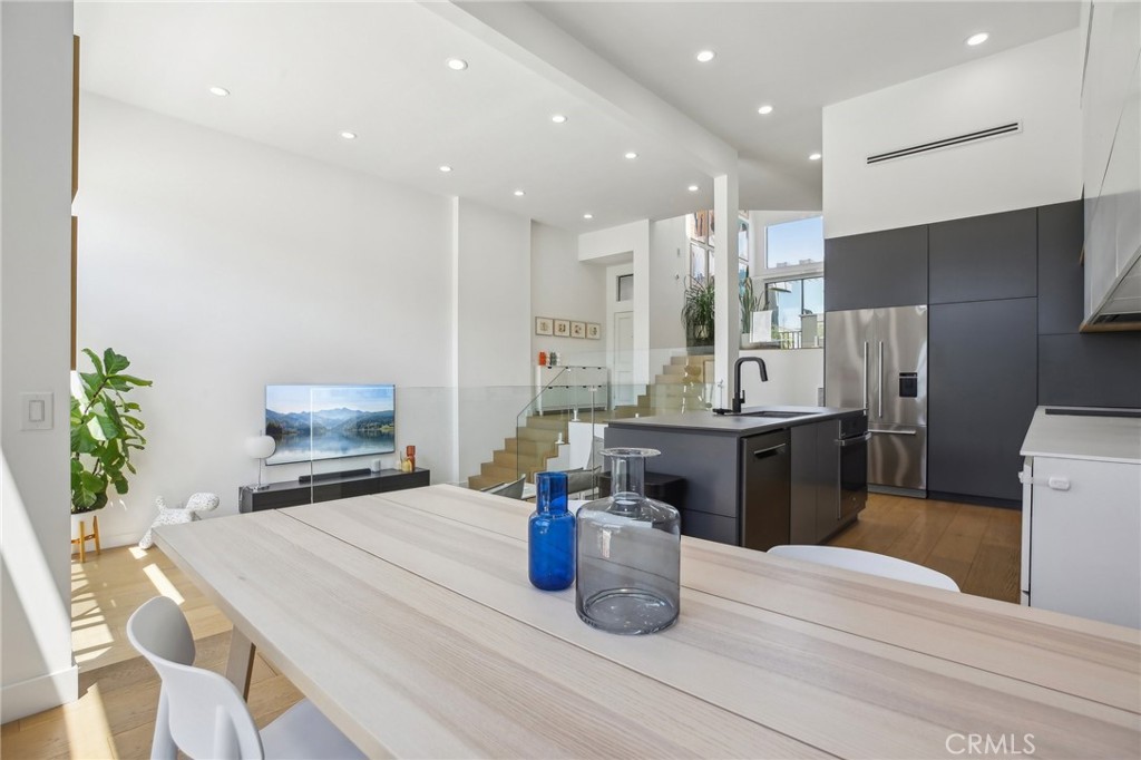 MLS #OC25090537 image #11