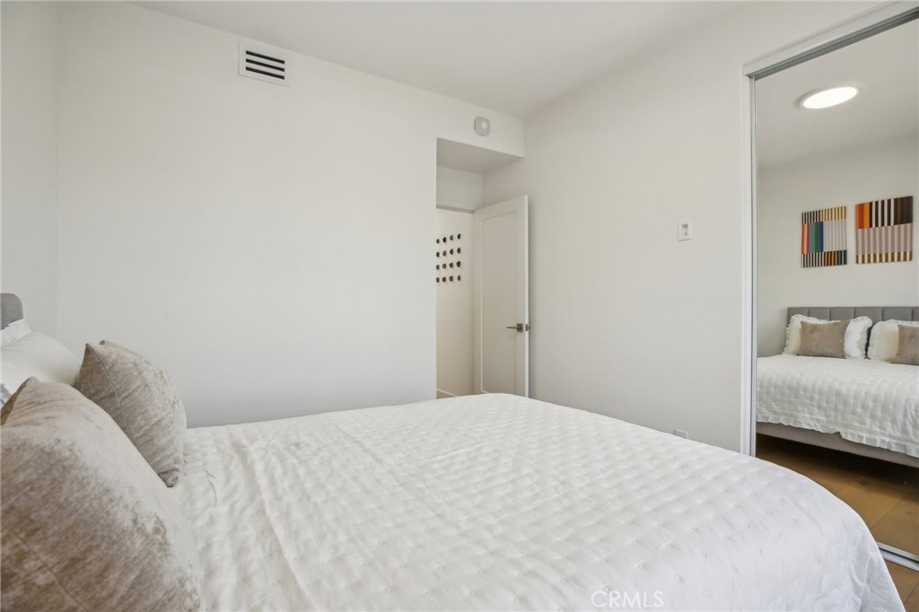 MLS #OC25090537 image #20