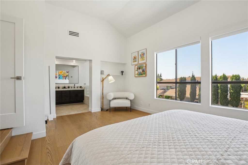 MLS #OC25090537 image #28