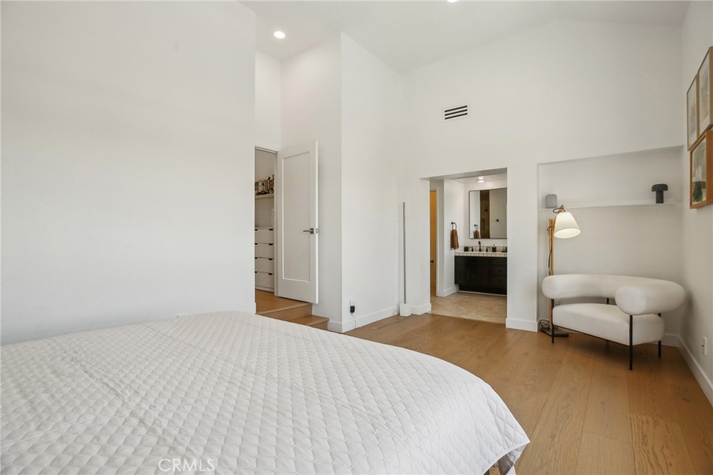 MLS #OC25090537 image #29