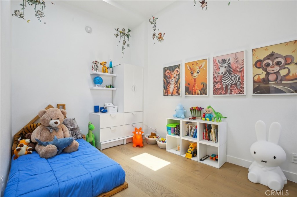 MLS #OC25090537 image #32