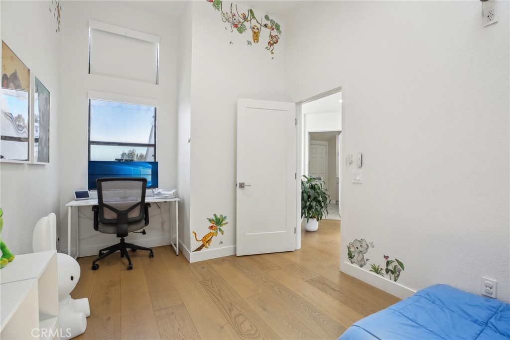 MLS #OC25090537 image #34