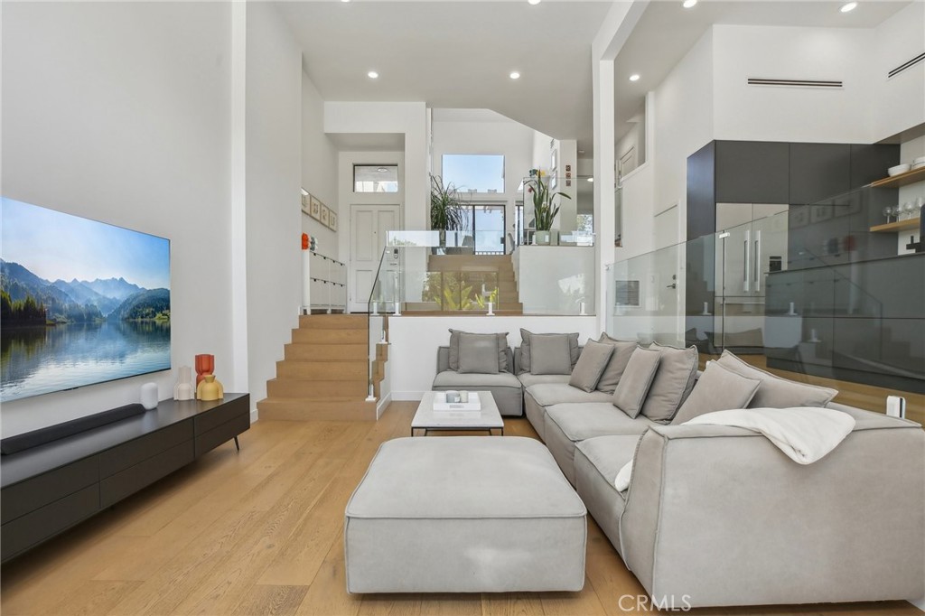 MLS #OC25090537 image #5