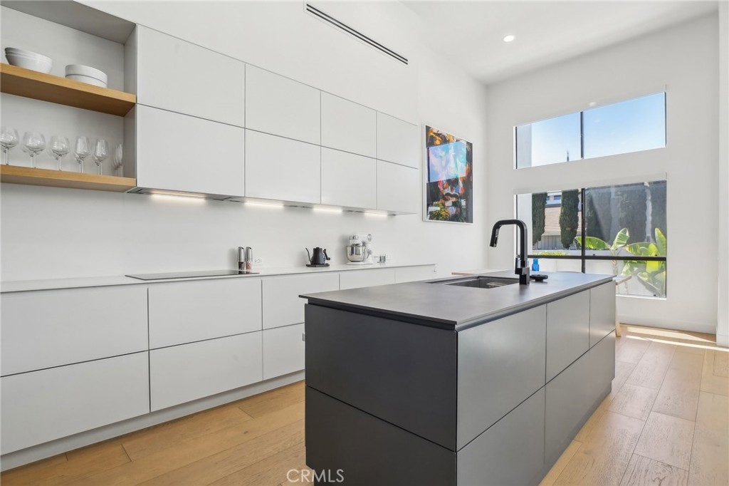 MLS #OC25090537 image #6