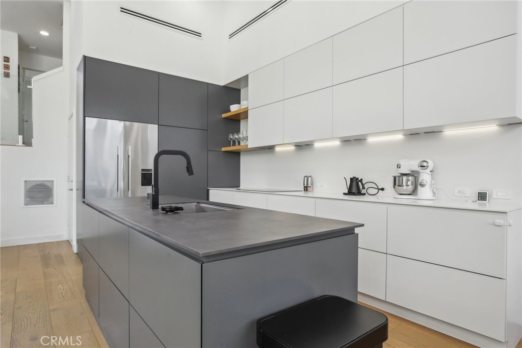 MLS #OC25090537 image #7