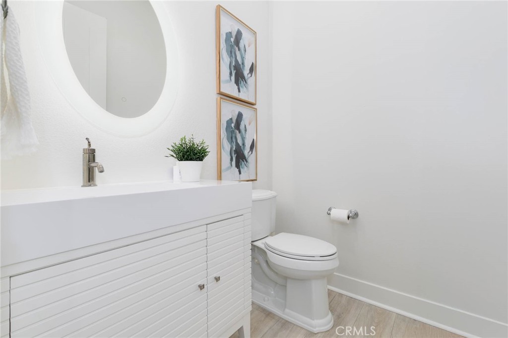 MLS #OC25090901 image #11