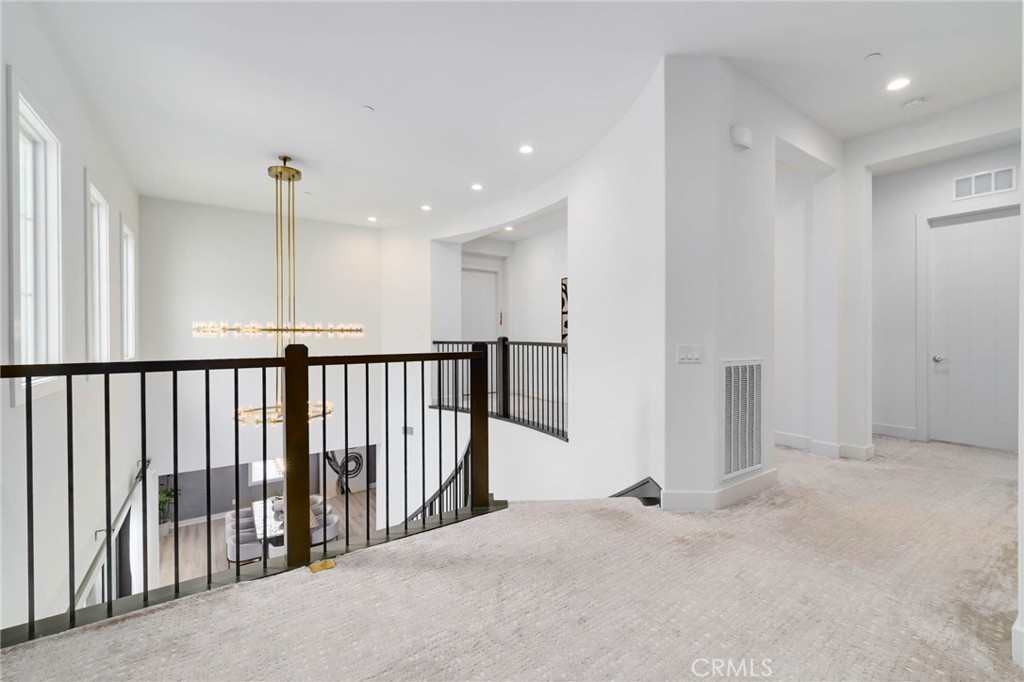 MLS #OC25090901 image #17